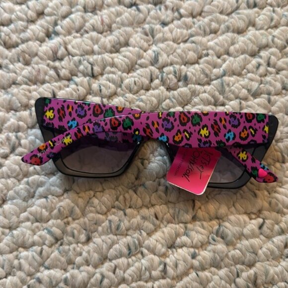 Betsey Johnson Leopard Print Sunglasses - Picture 2 of 2